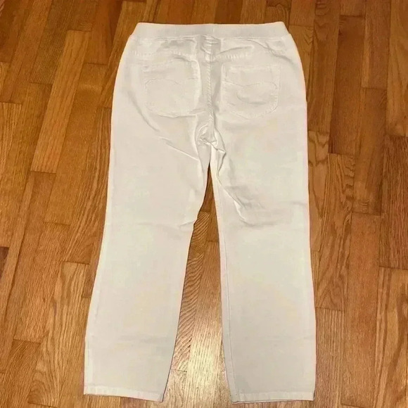 Chico’s Platinum White Ankle Denim Jeans Chico’s Size 0 or US Size 4. - Picture 2 of 10